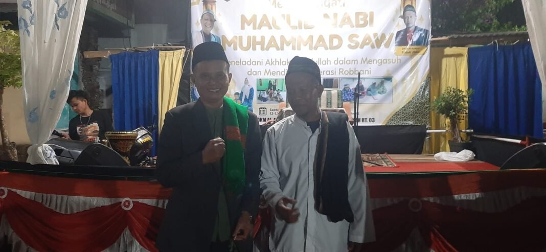 Maulid nabi di masjid al-Anshor, Warga kampung cipaku diajak teladani akhlak rosululloh SAWoh Maulid nabi di masjid al-Anshor, Warga kampung cipaku diajak teladani akhlak rosululloh SAWoh