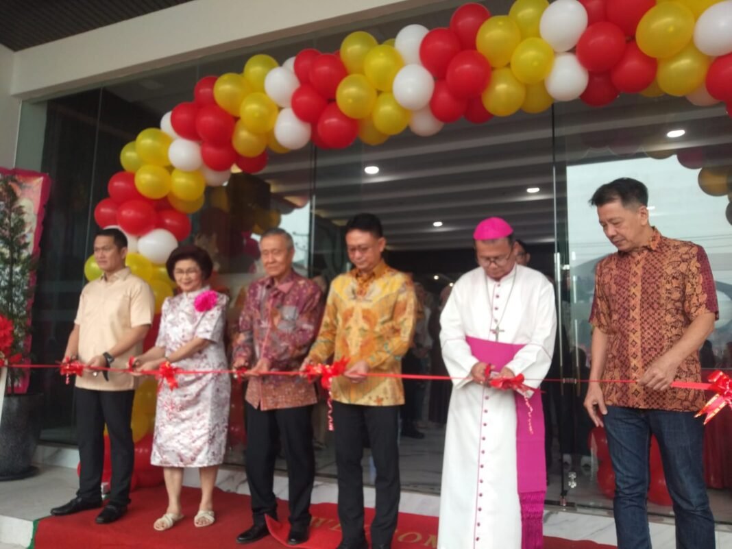Walikota Pontianak Hadiri Peresmian Hotel WARU Di Jalan WR Supratman Walikota Pontianak Hadiri Peresmian Hotel WARU Di Jalan WR Supratman
