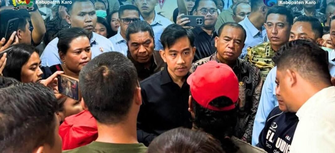 Wakil Presiden RI Bersama Gubernur Sumut dan Bupati Karo Tinjau Siswi Terdampak MBG Wakil Presiden RI Bersama Gubernur Sumut dan Bupati Karo Tinjau Siswi Terdampak MBG