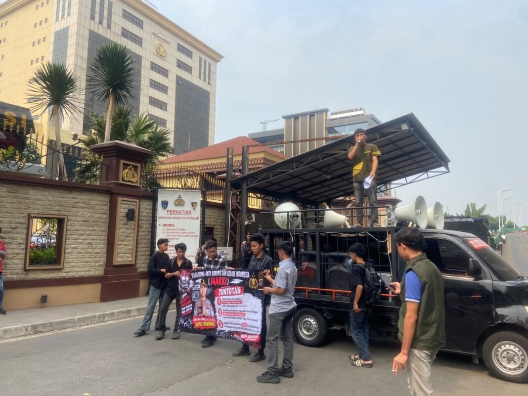 MAKKI BONGKAR DUGAAN PUNGLI DAN FEE PROYEK, PROPAM DIMINTA PERIKSA KAPOLRES KARANGASEM MAKKI BONGKAR DUGAAN PUNGLI DAN FEE PROYEK, PROPAM DIMINTA PERIKSA KAPOLRES KARANGASEM
