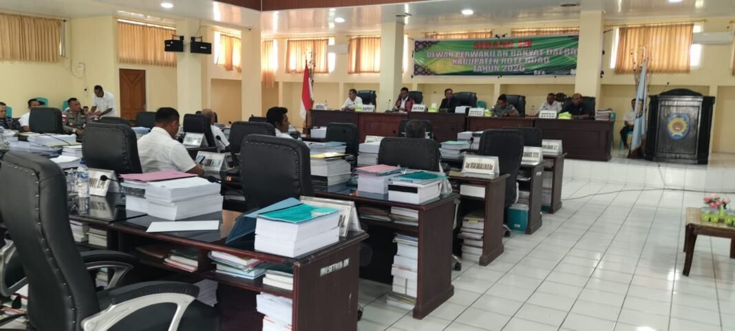DPRD Rote Ndao Skors RDPU Polemik BBM, Pengelola SPBU Diminta Bawa Data Lengkap DPRD Rote Ndao Skors RDPU Polemik BBM, Pengelola SPBU Diminta Bawa Data Lengkap