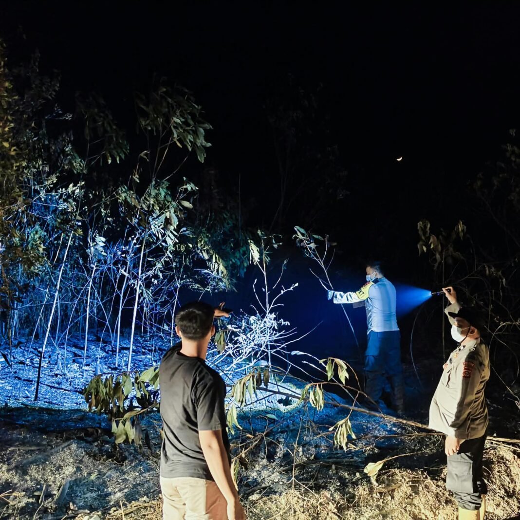 Gerak Cepat Cegah Karhutla, Polisi Temukan Setengah Hektare Semak Belukar Terbakar di Rambang Niru Gerak Cepat Cegah Karhutla, Polisi Temukan Setengah Hektare Semak Belukar Terbakar di Rambang Niru