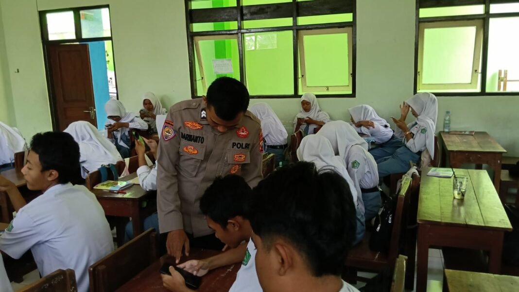 Polres Purworejo Konsisten Gelar Program Edukasi Senopati Academy “Paham AI” Untuk Pelajar Polres Purworejo Konsisten Gelar Program Edukasi Senopati Academy “Paham AI” Untuk Pelajar