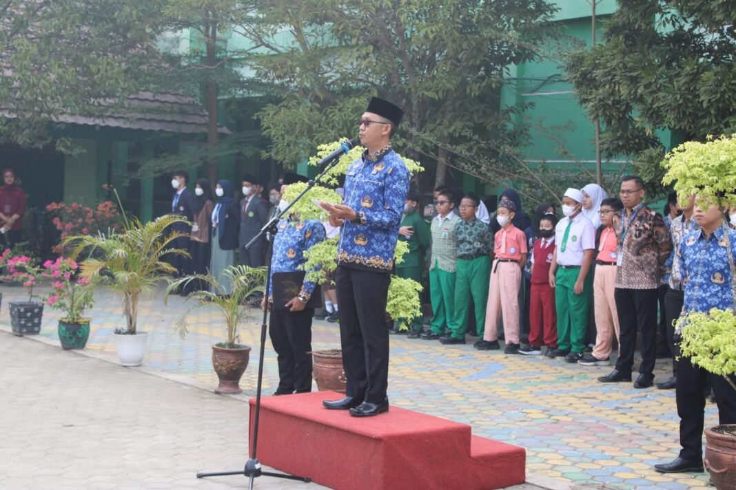 Apel Gabungan Kemenag Kota Palembang Gaungkan Semangat Ekoteologi dan Apresiasi Prestasi OMI Apel Gabungan Kemenag Kota Palembang Gaungkan Semangat Ekoteologi dan Apresiasi Prestasi OMI