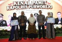 Polres Purworejo Gelar Prosesi Pelepasan Dan Penyambutan : Kapolres Lama Ke Kapolres Baru