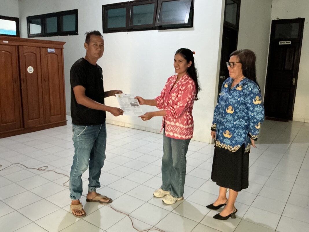 DKP Provinsi NTT Verifikasi 350 Rekomendasi BBM Nelayan Rote Ndao, 8 e-BKP NK Perdana Diserahkan DKP Provinsi NTT Verifikasi 350 Rekomendasi BBM Nelayan Rote Ndao, 8 e-BKP NK Perdana Diserahkan