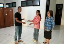 DKP Provinsi NTT Verifikasi 350 Rekomendasi BBM Nelayan Rote Ndao, 8 e-BKP NK Perdana Diserahkan