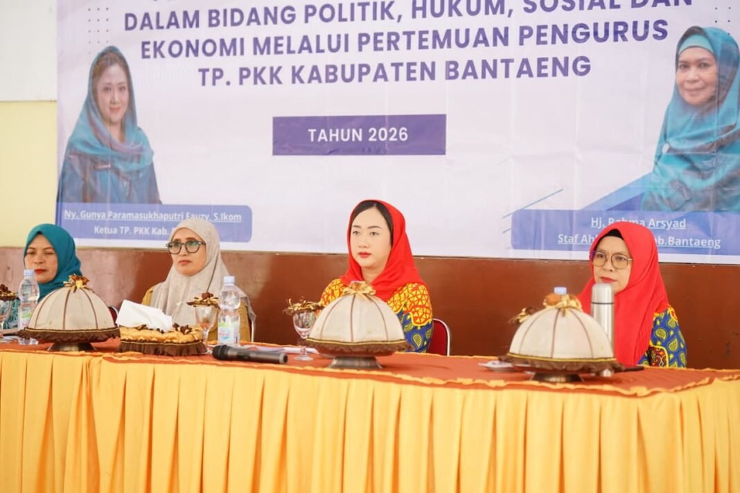 Ketua TP PKK Bantaeng Buka Sosialisasi Keluarga Sakinah dan Kunjungi Sentra Kopi Banyorang Ketua TP PKK Bantaeng Buka Sosialisasi Keluarga Sakinah dan Kunjungi Sentra Kopi Banyorang