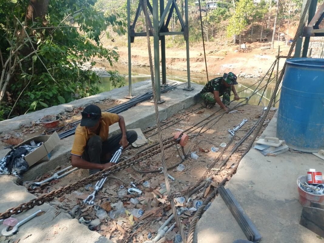 Jembatan Gantung Perintis di Gowa Siap Rampung, Kolaborasi TNI dan Rakyat Buahkan Hasil Manis Jembatan Gantung Perintis di Gowa Siap Rampung, Kolaborasi TNI dan Rakyat Buahkan Hasil Manis