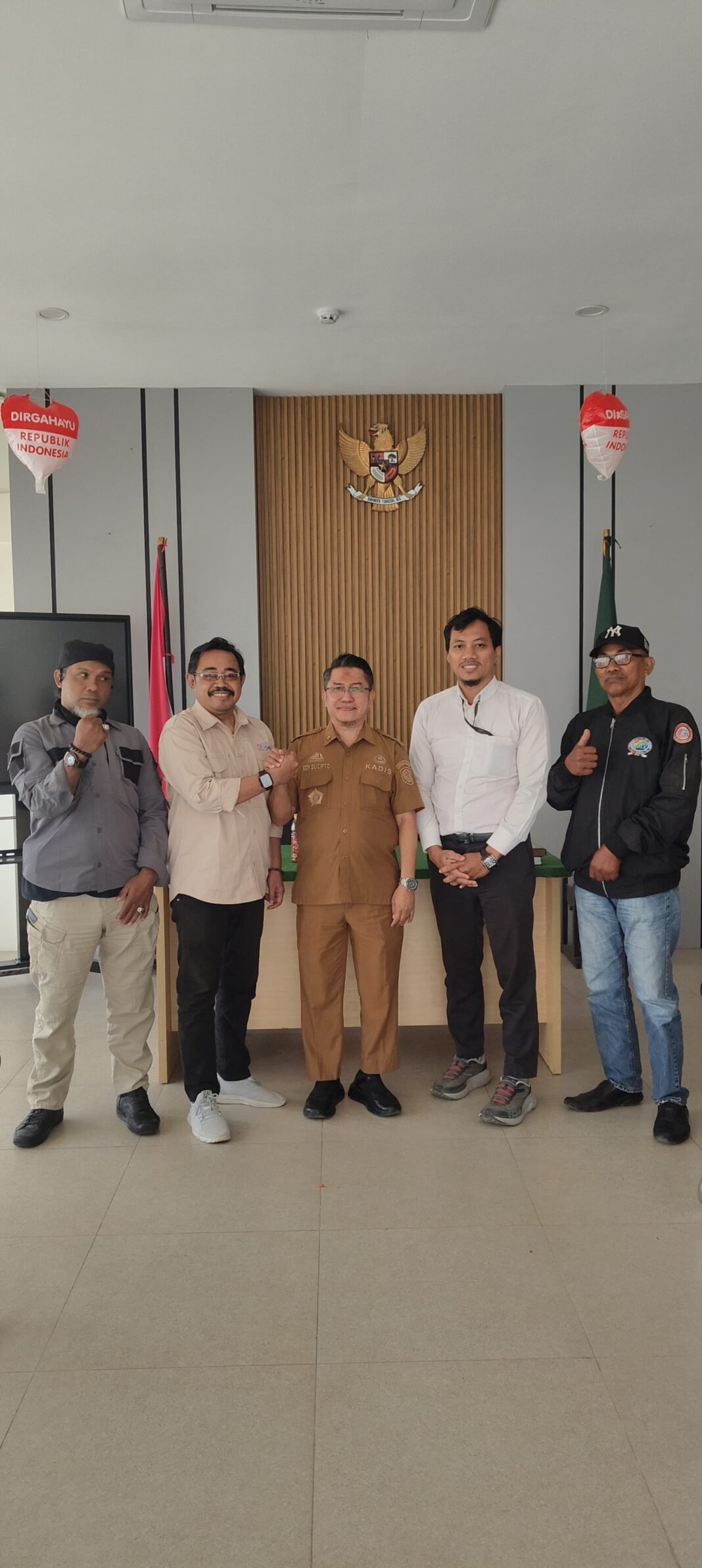 Diterima Kadis Edi Sucipto, SMSI Gowa Buka Jalan Kolaborasi Jaga Desa Diterima Kadis Edi Sucipto, SMSI Gowa Buka Jalan Kolaborasi Jaga Desa