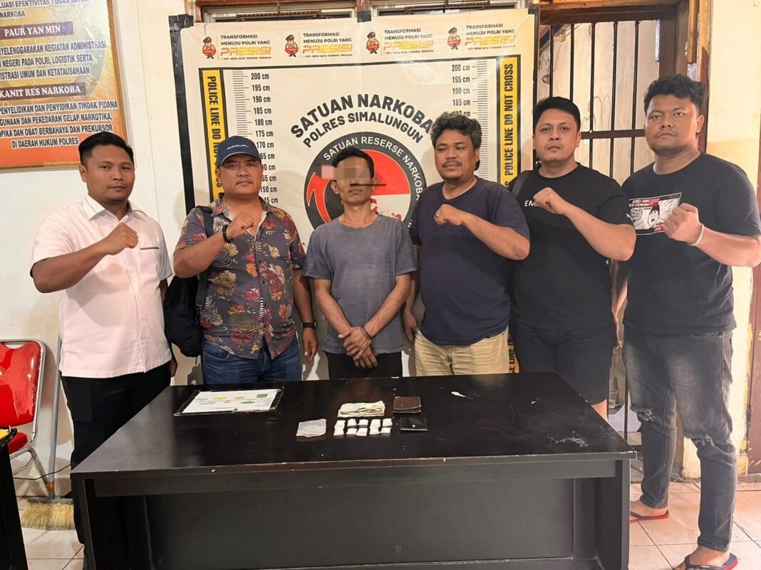 POLRES SIMALUNGUN UNGKAP KASUS NARKOTIKA AMANKAN PRIA BERSAMA BB 29,90 Gr DIDUGA SABU POLRES SIMALUNGUN UNGKAP KASUS NARKOTIKA AMANKAN PRIA BERSAMA BB 29,90 Gr DIDUGA SABU