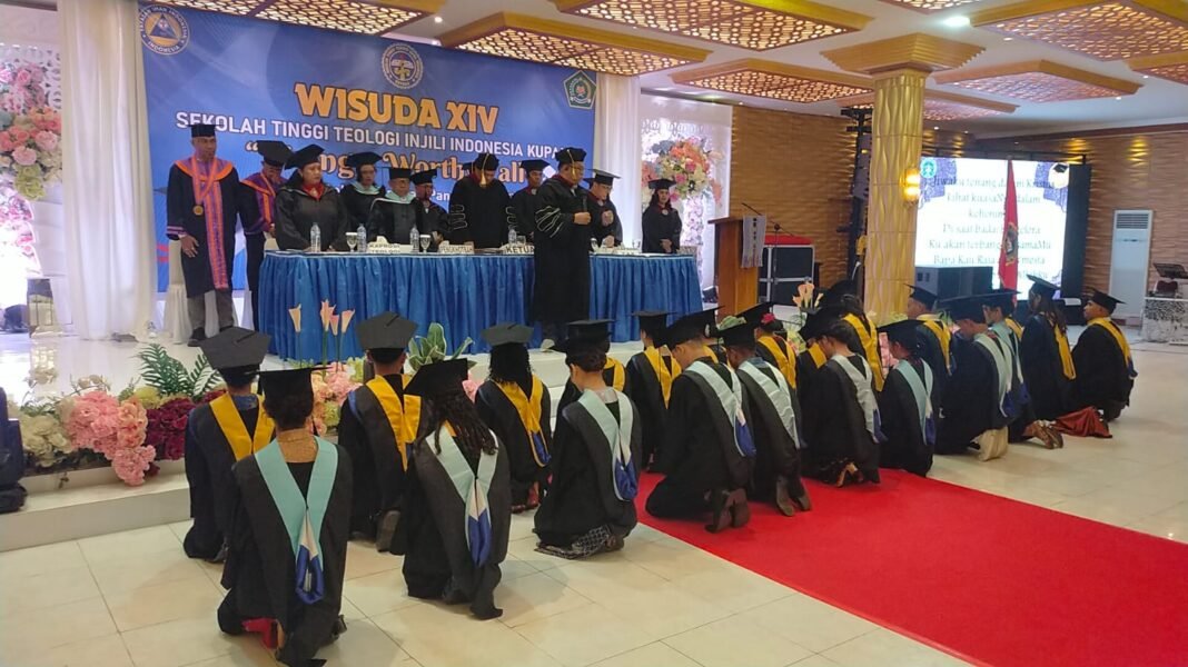 STTII Kupang Gelar Wisuda ke-14, Kukuhkan 23 Sarjana Teologi dan Pendidikan Agama Kristen STTII Kupang Gelar Wisuda ke-14, Kukuhkan 23 Sarjana Teologi dan Pendidikan Agama Kristen