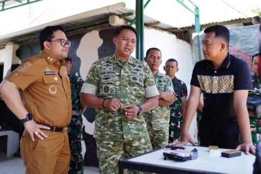 Dandim Gowa Dampingi Wakil Bupati Gowa Latihan Menembak Di Makodim Dandim Gowa Dampingi Wakil Bupati Gowa Latihan Menembak Di Makodim