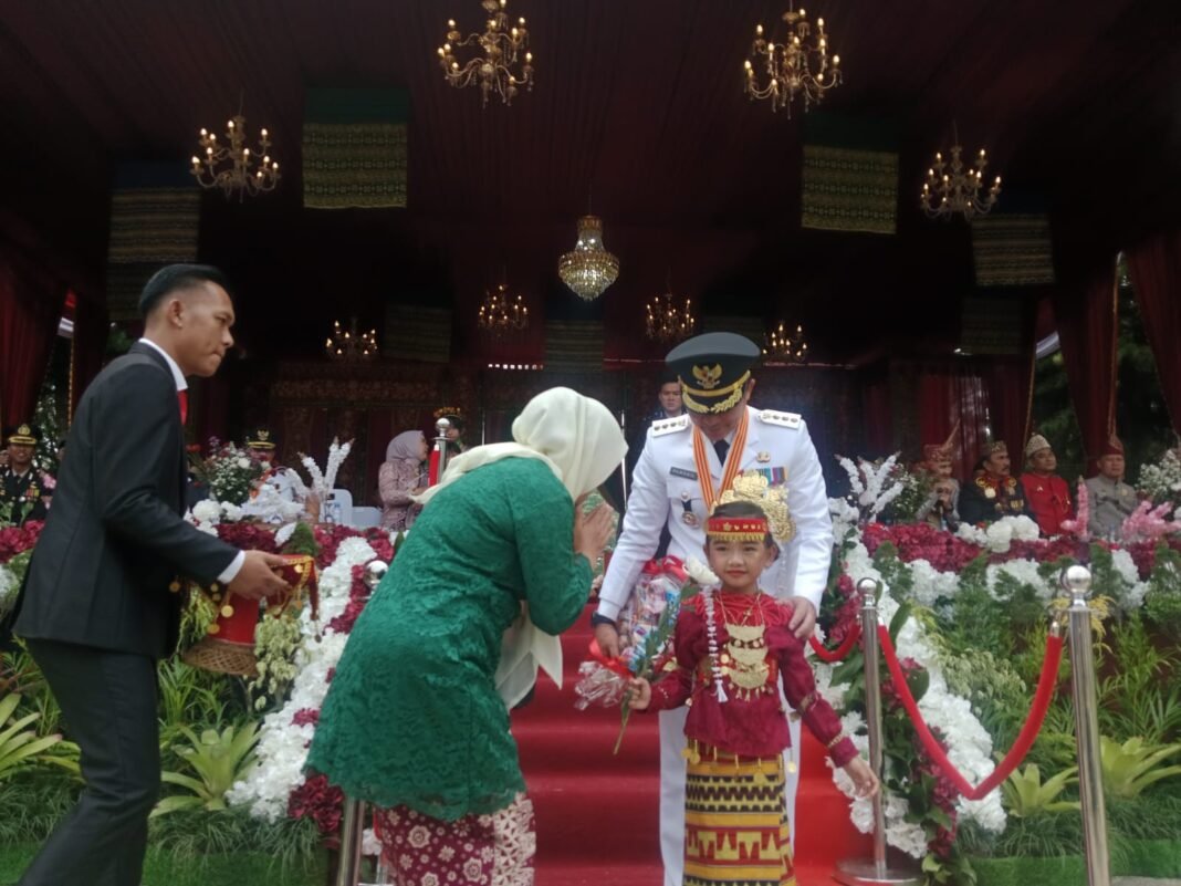 Parosil Mabsus Pimpin Puncak HUT ke-35 Lampung Barat, Maju Jejama Jadi Semangat Bersama Parosil Mabsus Pimpin Puncak HUT ke-35 Lampung Barat, Maju Jejama Jadi Semangat Bersama