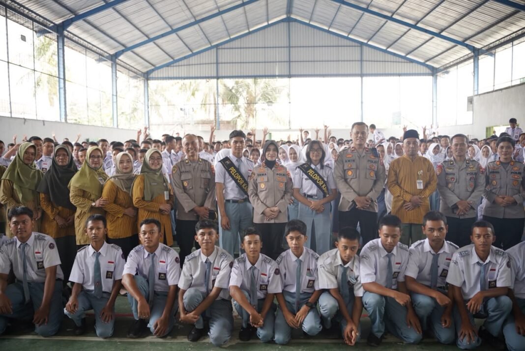 Kapolres Purworejo, Erma Rahayu Pimpin Langsung Giat Pembinaan Dan Penyuluhan Pelajar SMK YPP Purworejo Kapolres Purworejo, Erma Rahayu Pimpin Langsung Giat Pembinaan Dan Penyuluhan Pelajar SMK YPP Purworejo