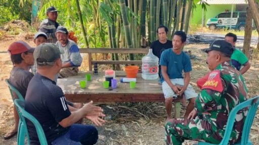 Cegah Kebakaran dan Jaga Keamanan Lingkungan, Pemdes dan Babinsa Kalebarembeng Gelar Komsos Cegah Kebakaran dan Jaga Keamanan Lingkungan, Pemdes dan Babinsa Kalebarembeng Gelar Komsos