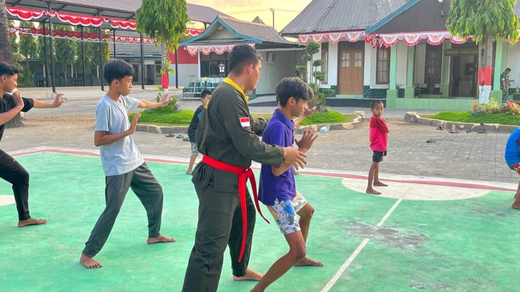 Wujud Nyata Pembinaan Teritorial, Kodim 1409/Gowa Latih Puluhan Anak Pencak Silat Militer Wujud Nyata Pembinaan Teritorial, Kodim 1409/Gowa Latih Puluhan Anak Pencak Silat Militer