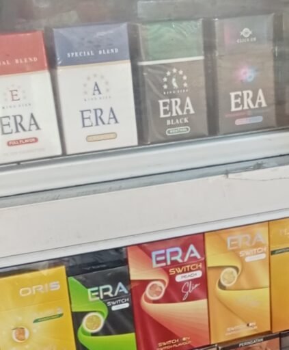 Rokok Ilegal ERA Asal Malaysia Banjiri Kalbar, Pengawasan Bea Cukai Dipertanyakan Rokok Ilegal ERA Asal Malaysia Banjiri Kalbar, Pengawasan Bea Cukai Dipertanyakan
