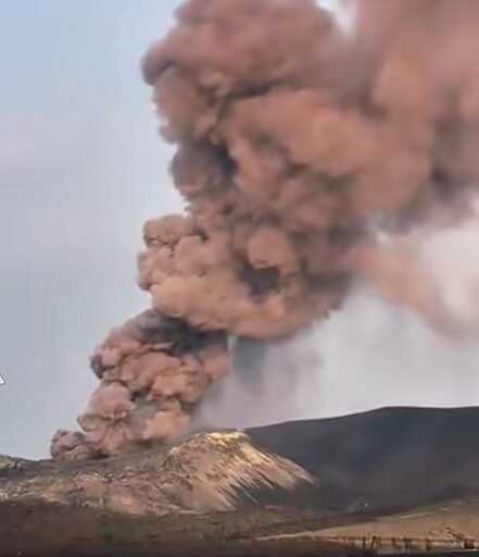 WASPADA! ABU ANAK KRAKATAU TERDETEKSI DI BANTEN, TANGERANG DIMINTA JANGAN LENGAH WASPADA! ABU ANAK KRAKATAU TERDETEKSI DI BANTEN, TANGERANG DIMINTA JANGAN LENGAH