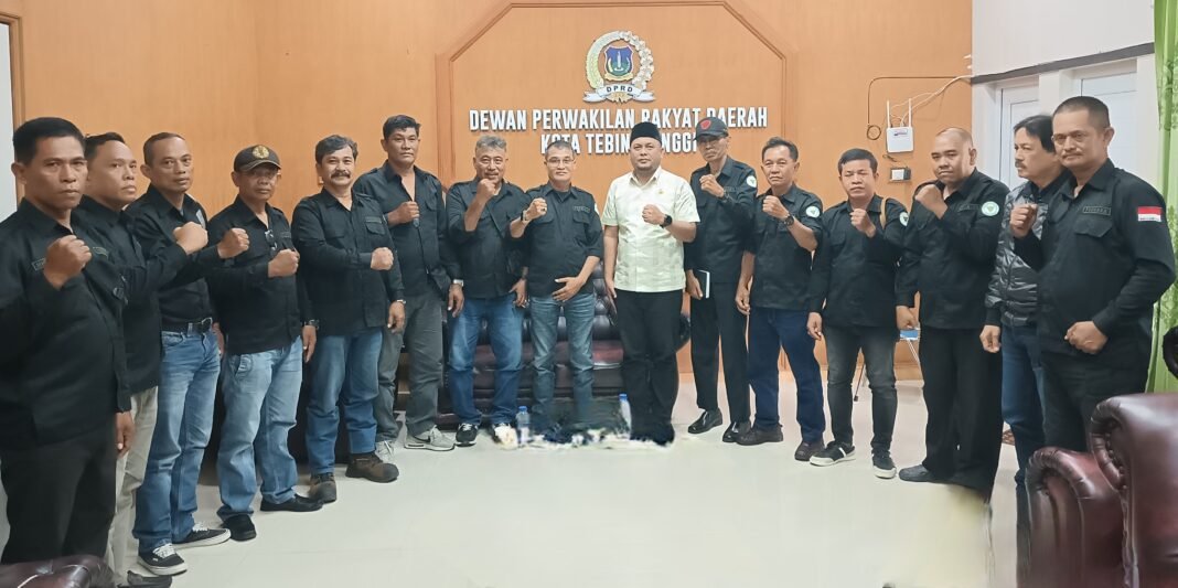 Ketua DPRD Kota Tebing Tinggi Terima Audensi Forwaka, Perkuat Fungsi Sosial Kontrol Ketua DPRD Kota Tebing Tinggi Terima Audensi Forwaka, Perkuat Fungsi Sosial Kontrol