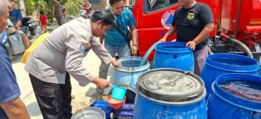 Polsek Krangkeng Gandeng Pemdes Singakerta Bantu Kebutuhan Air Bersih Warga Polsek Krangkeng Gandeng Pemdes Singakerta Bantu Kebutuhan Air Bersih Warga