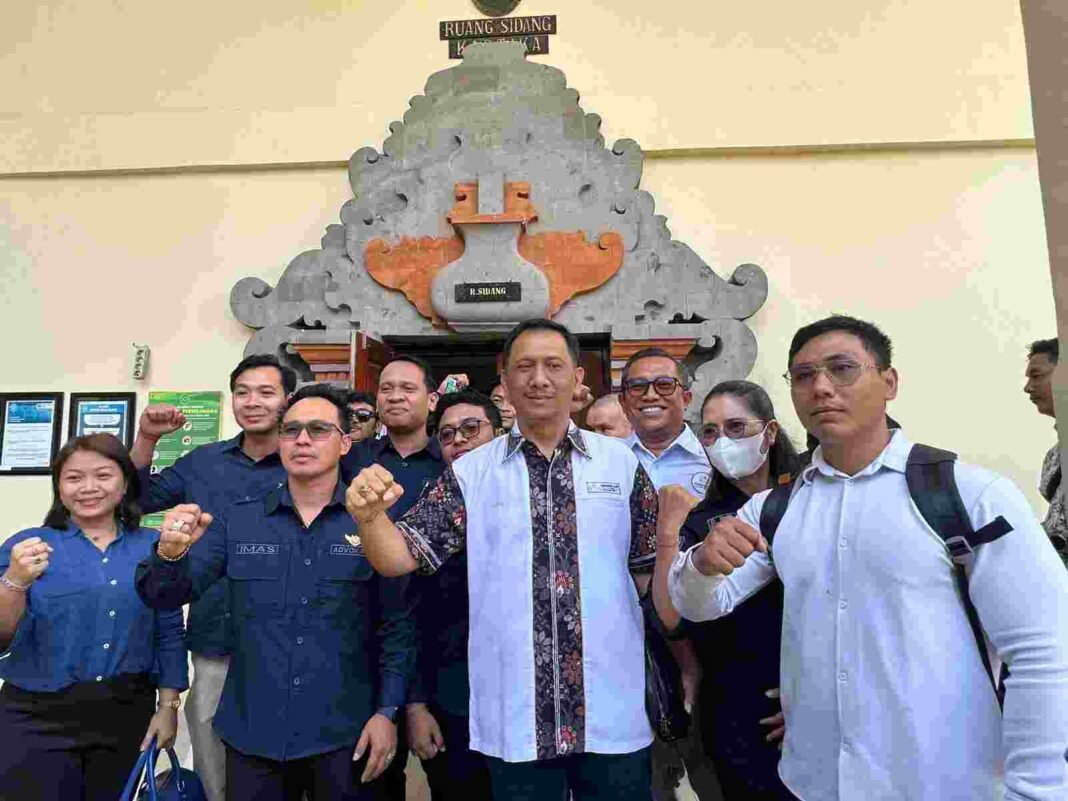 Hakim Tunggal Sarankan, Mantan Kakanwil BPN Bali Made Daging Bisa Hadir Dipersidangan Hari Jumat Depan Hakim Tunggal Sarankan, Mantan Kakanwil BPN Bali Made Daging Bisa Hadir Dipersidangan Hari Jumat Depan