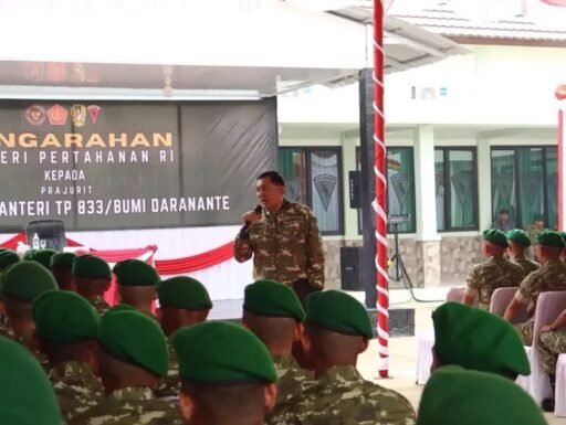 Pangdam XII/Tpr Dampingi Menhan RI Tinjau Kesatrian Yonif TP 833/Bumi Daranante Pangdam XII/Tpr Dampingi Menhan RI Tinjau Kesatrian Yonif TP 833/Bumi Daranante