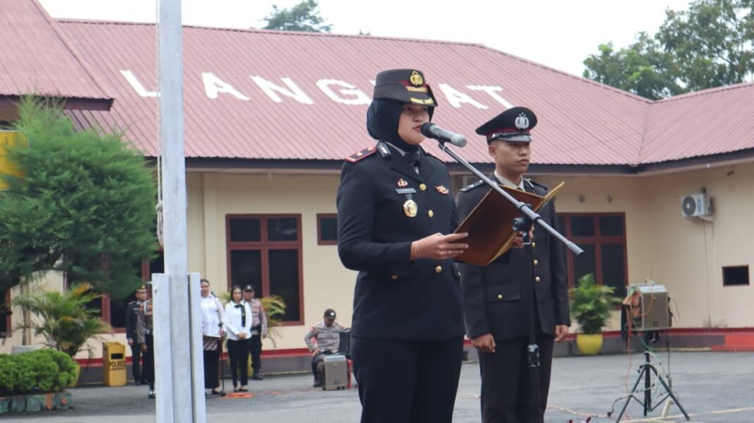 Wakapolres Langkat Kompol Vivin Ayuningtias Pimpin Upacara Hari Kesaktian Pancasila Wakapolres Langkat Kompol Vivin Ayuningtias Pimpin Upacara Hari Kesaktian Pancasila