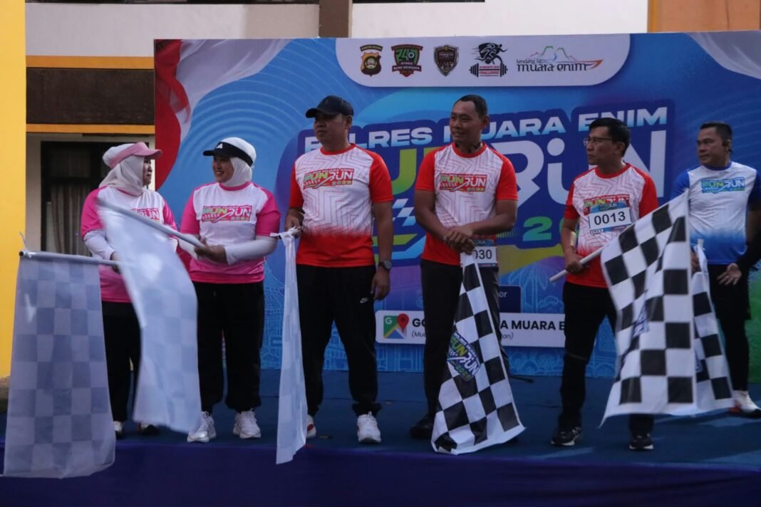 Antusias Masyarakat Muara Enim Ikuti Polres Muara Enim Fun Run, 1.066 Peserta Ramaikan Lintasan Antusias Masyarakat Muara Enim Ikuti Polres Muara Enim Fun Run, 1.066 Peserta Ramaikan Lintasan