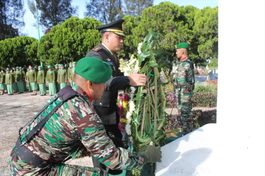 Sambut HUT TNI ke 81 : Kodim Tanah Karo Gelar Ziarah Bersama ke Makam Pahlawan Kabanjahe Sambut HUT TNI ke 81 : Kodim Tanah Karo Gelar Ziarah Bersama ke Makam Pahlawan Kabanjahe