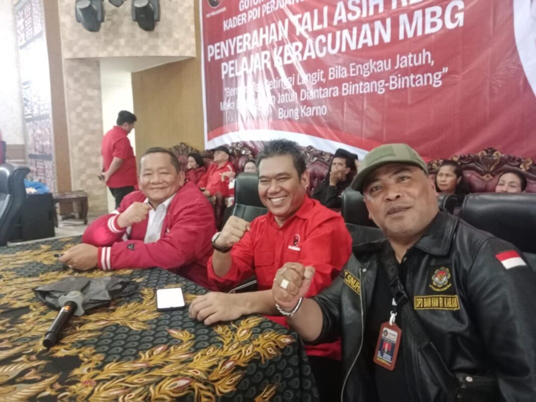 PDI Perjuangan Salurkan Tali Asih Kepada Siswa Korban Terdampak Keracunan MBG di Berastagi PDI Perjuangan Salurkan Tali Asih Kepada Siswa Korban Terdampak Keracunan MBG di Berastagi