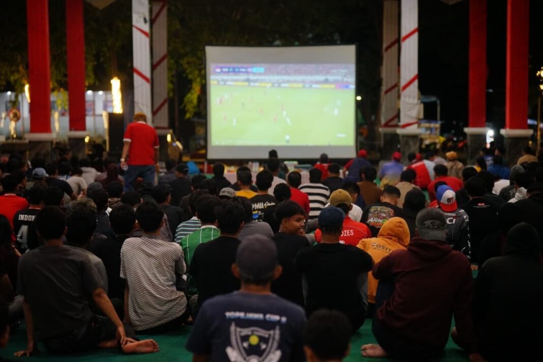 Bupati Bantaeng dan Masyarakat Nobar Final ASEAN Cup 2026 Bupati Bantaeng dan Masyarakat Nobar Final ASEAN Cup 2026