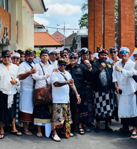 Kuasa Hukum Sebut : Ada 57 Barang Bukti Berupa Surat Jadikan Made Daging Tersangka Kuasa Hukum Sebut : Ada 57 Barang Bukti Berupa Surat Jadikan Made Daging Tersangka