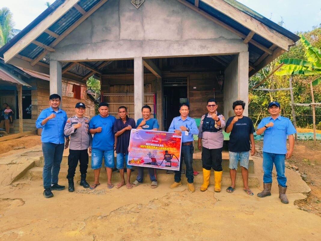Cegah Karhutla, Polsek Gunung Megang Gencarkan Patroli dan Sosialisasi di Benakat Cegah Karhutla, Polsek Gunung Megang Gencarkan Patroli dan Sosialisasi di Benakat
