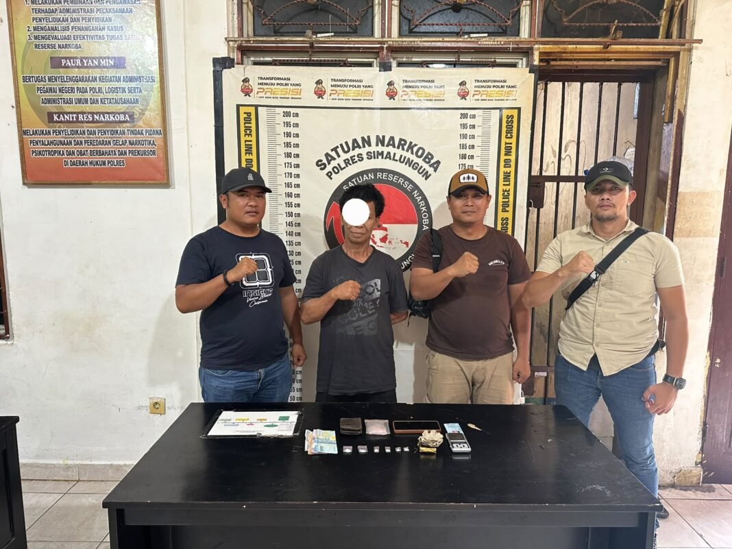 IPDA HORAS BUTAR BUTAR SH, AMANKAN PRIA 59 TAHUN BESERTA SABU DAN GANJA IPDA HORAS BUTAR BUTAR SH, AMANKAN PRIA 59 TAHUN BESERTA SABU DAN GANJA