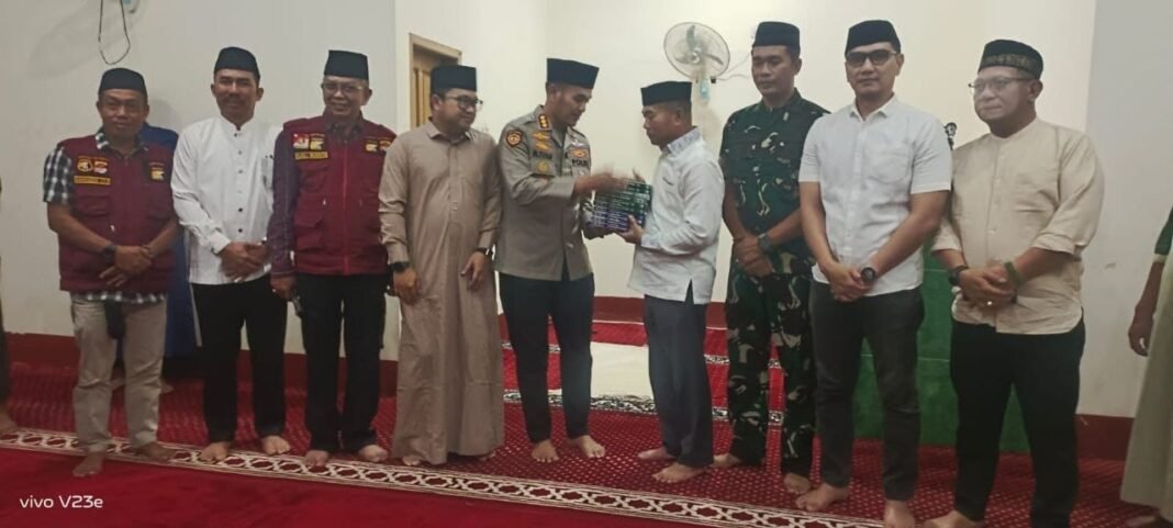 Dandim 1409/Gowa Hadiri Safari Subuh di Bontomarannu, Perkuat Sinergitas dan Kamtibmas Dandim 1409/Gowa Hadiri Safari Subuh di Bontomarannu, Perkuat Sinergitas dan Kamtibmas
