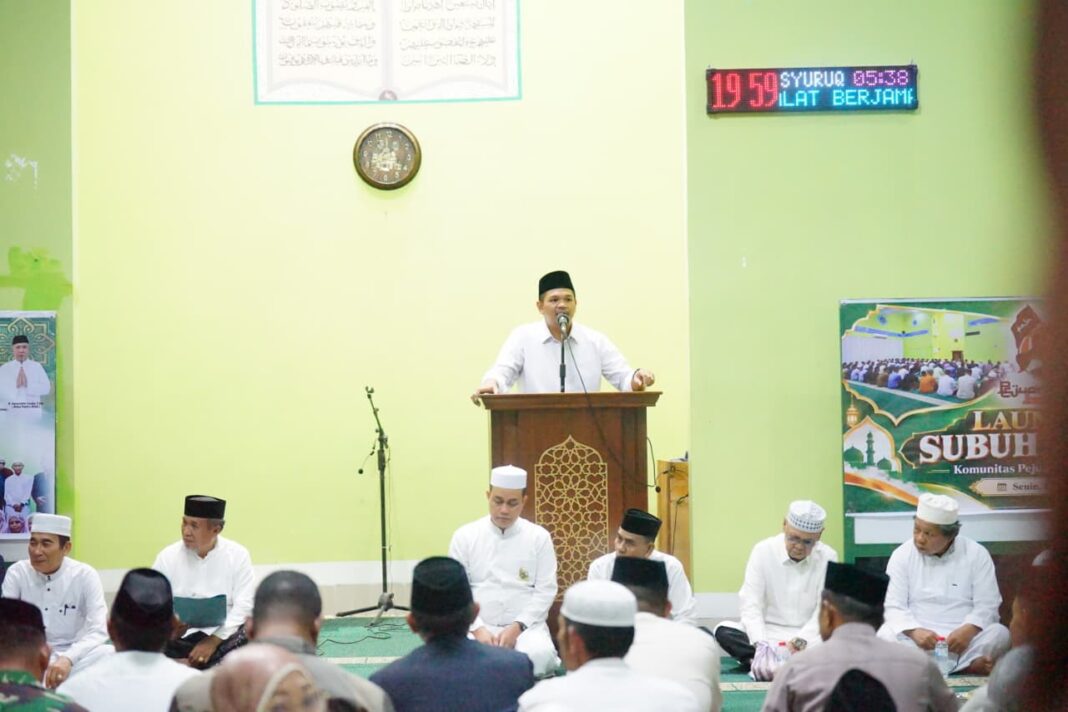 Bupati Bantaeng Hadiri Milad ke-6 Komunitas Pejuang Subuh, Luncurkan Program Subuh Mengaji Bupati Bantaeng Hadiri Milad ke-6 Komunitas Pejuang Subuh, Luncurkan Program Subuh Mengaji