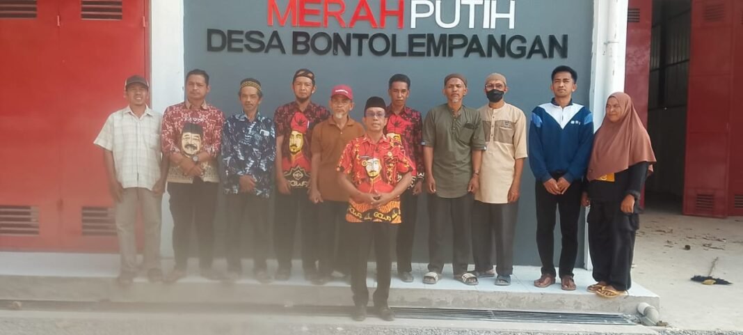 Kepala Desa Bontolempangan dan Masyarakat Sampaikan Terima Kasih atas Pembangunan Koperasi Merah Putih Kepala Desa Bontolempangan dan Masyarakat Sampaikan Terima Kasih atas Pembangunan Koperasi Merah Putih