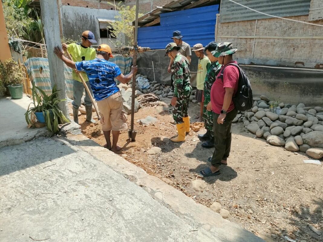 Wujudkan Harapan Air Bersih, Satgas TMMD Ke-130 Gowa Awali Pengerjaan Sumur Bor Wujudkan Harapan Air Bersih, Satgas TMMD Ke-130 Gowa Awali Pengerjaan Sumur Bor