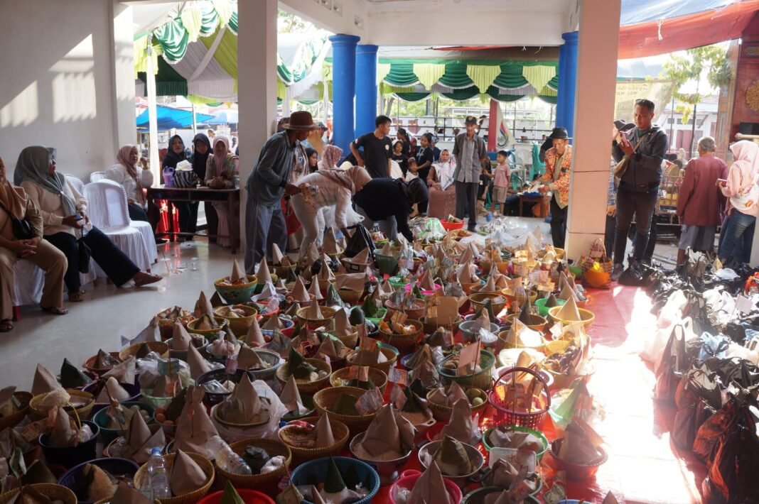Terus Lestarikan Adat Leluhur, Pemdes Majakerta Gelar Sedakah Bumi dan Santunan Yatim piatu Terus Lestarikan Adat Leluhur, Pemdes Majakerta Gelar Sedakah Bumi dan Santunan Yatim piatu