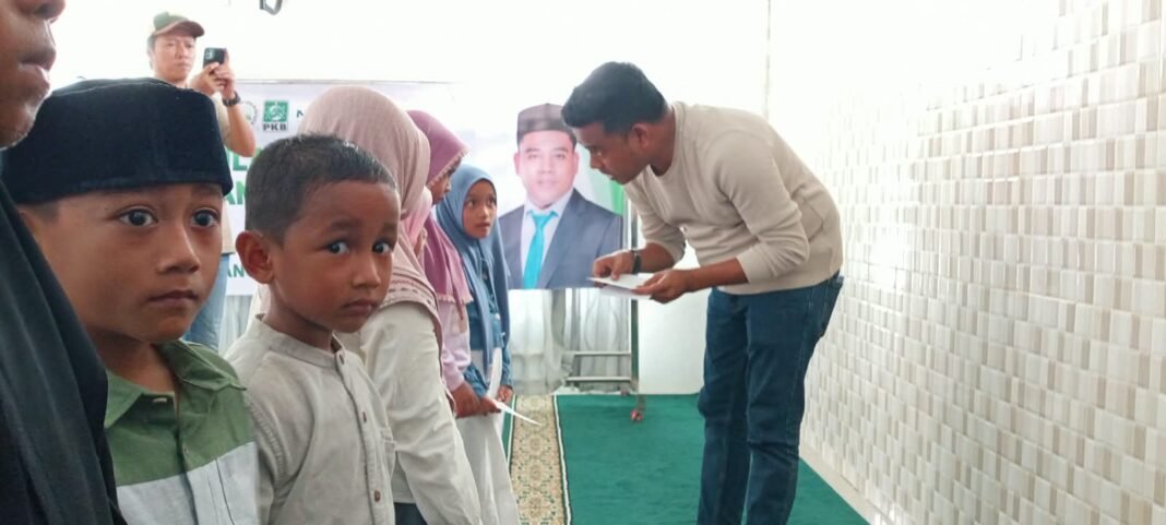 PKB Aceh Santuni 42 Anak Yatim di Sabang, Ngohwan Pererat Silaturahmi dengan Masyarakat | Kompas.sbs PKB Aceh Santuni 42 Anak Yatim di Sabang, Ngohwan Pererat Silaturahmi dengan Masyarakat | Kompas.sbs