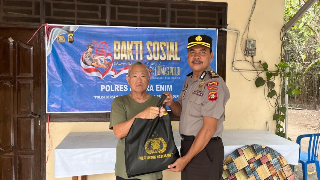 Humas Polres Muara Enim Rayakan HUT ke-75 dengan Aksi Sosial Penuh Makna Humas Polres Muara Enim Rayakan HUT ke-75 dengan Aksi Sosial Penuh Makna