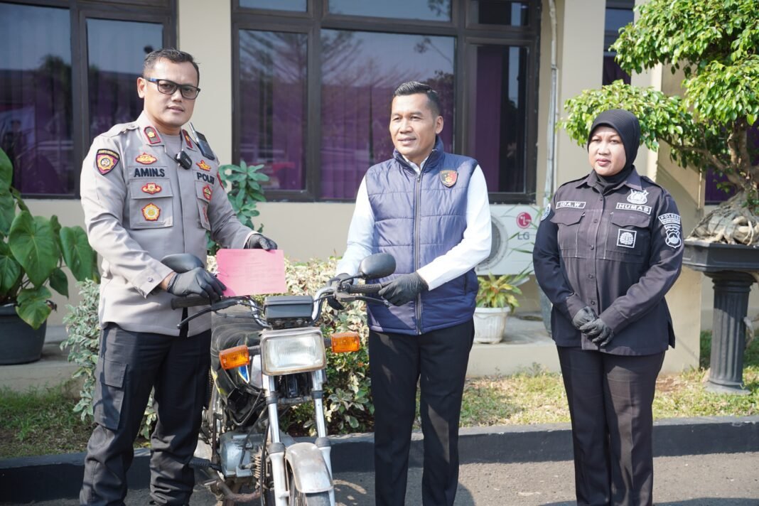 Satreskrim Polres Purworejo Dan Polsek Loano Bongkar Kasus Pencurian Kendaraan Bermotor Di Desa Rimun, Loano Satreskrim Polres Purworejo Dan Polsek Loano Bongkar Kasus Pencurian Kendaraan Bermotor Di Desa Rimun, Loano