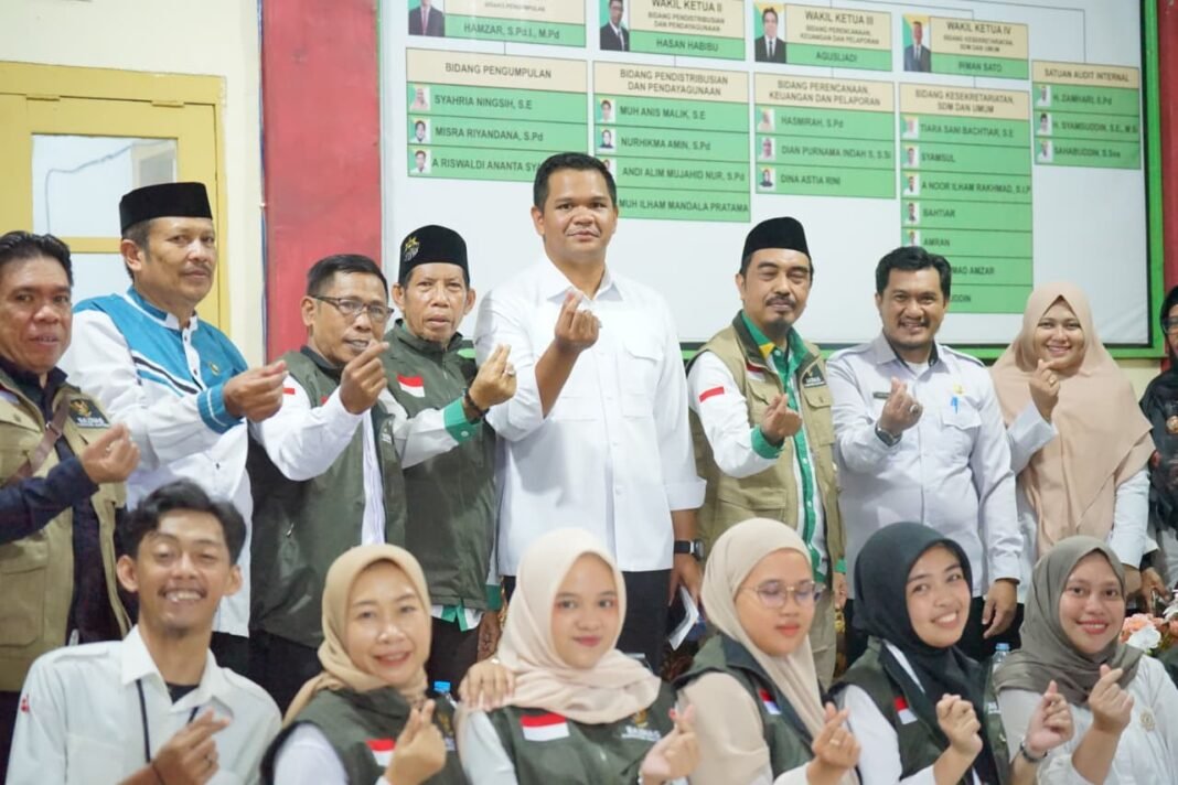 Bupati Bantaeng Tinjau Pembangunan Bedah Rumah Baznas di Letta Bupati Bantaeng Tinjau Pembangunan Bedah Rumah Baznas di Letta