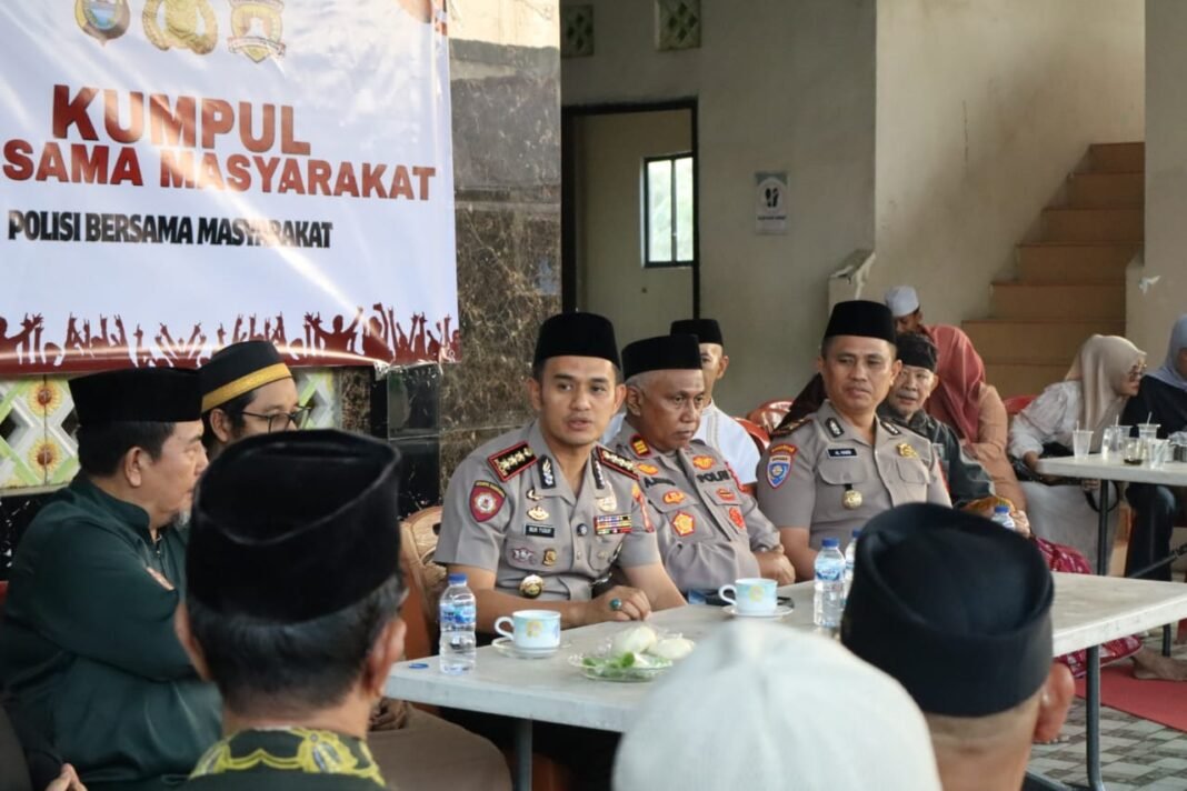 Kapolresta Gowa Serap Aspirasi Warga Lewat Polisi Bersama Masyarakat Kapolresta Gowa Serap Aspirasi Warga Lewat Polisi Bersama Masyarakat