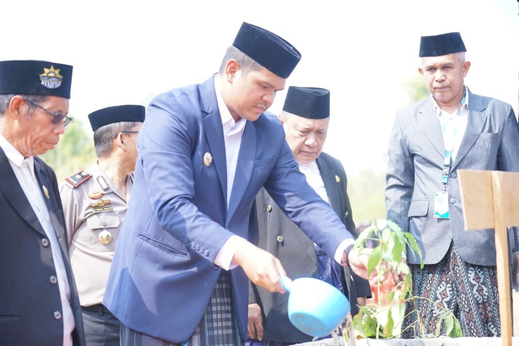 Bupati Bantaeng Hadiri Upacara Hari Santri Nasional di Pondok Pesantren Riyadus Tompobulu Bupati Bantaeng Hadiri Upacara Hari Santri Nasional di Pondok Pesantren Riyadus Tompobulu