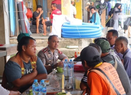 Kapolres Sintang Ajak Tokoh Masyarakat Bersinergi Cegah Narkoba, Judol, dan Kejahatan Online Kapolres Sintang Ajak Tokoh Masyarakat Bersinergi Cegah Narkoba, Judol, dan Kejahatan Online